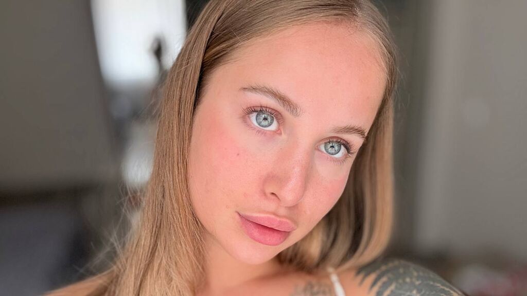 MickyBlush