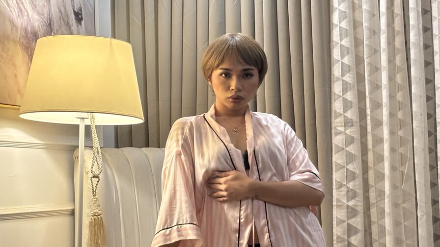 Chat with SamarianHardes live on AsianCamModels.com