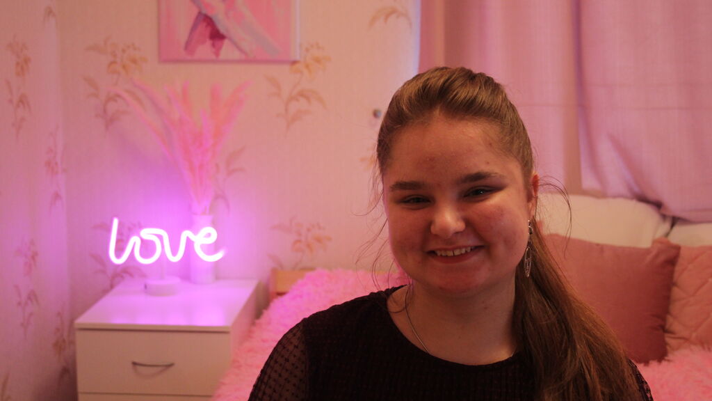  online at GirlsOfJasmin