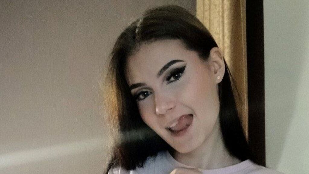 Watch  StacyWilder live on LiveJasmin