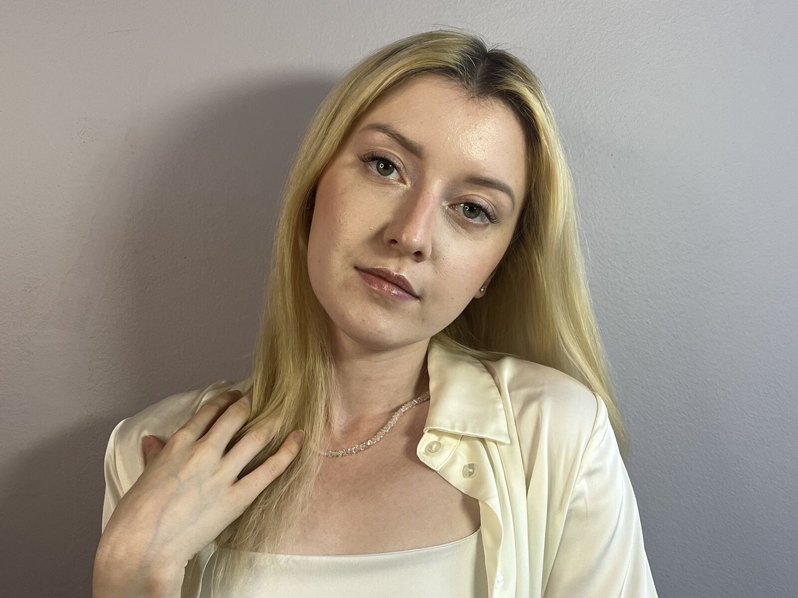 Live cam for JeanneHolmes