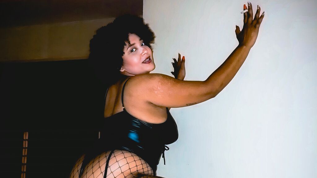 DeboraHoyos live cam model at LiveJasmin