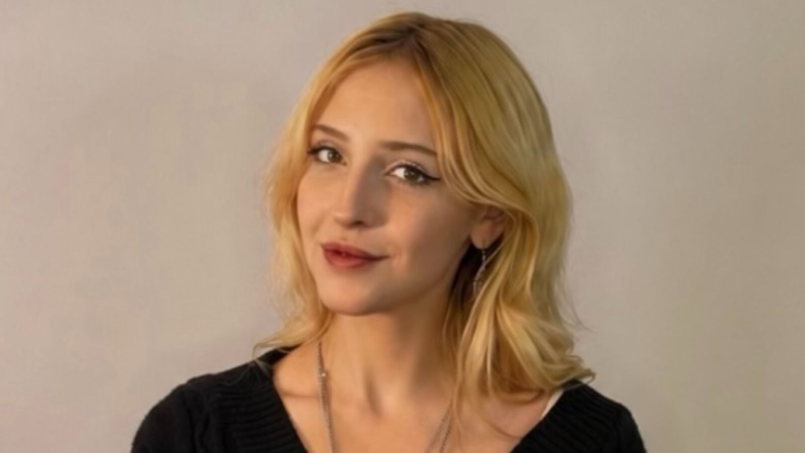 AmeliaHatta erotic portrait