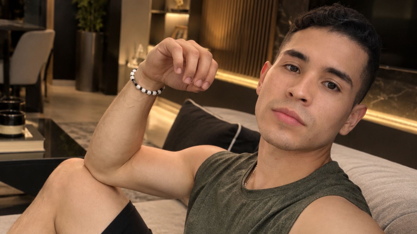 DarellGomez glamour portrait