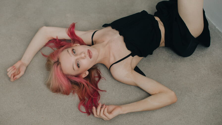 KiranaHayes's live cam