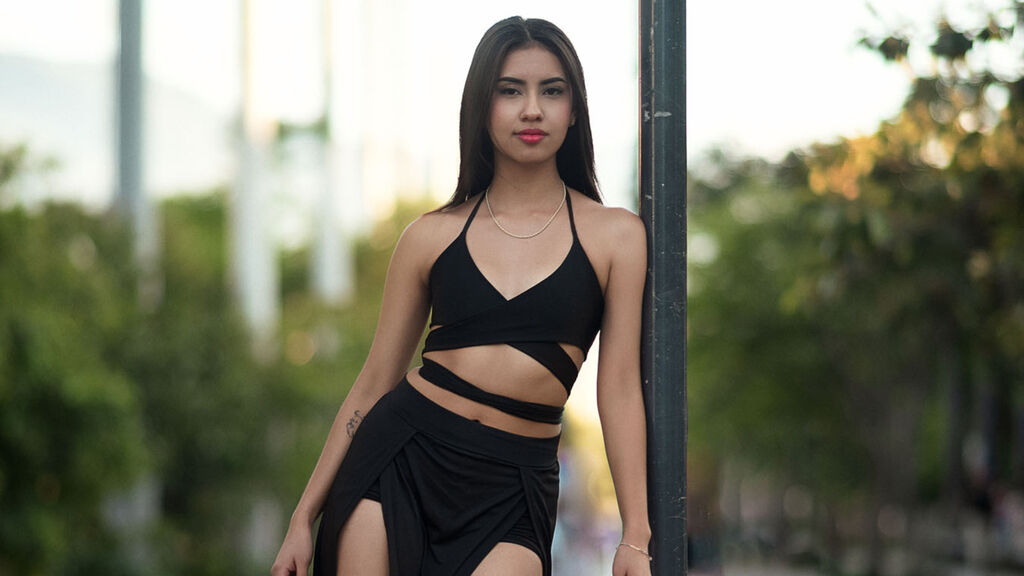 ChloeLuxs's profile from Jasmin at GirlsOfJasmin'