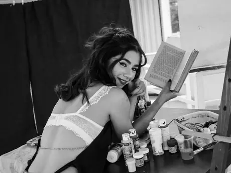 Chat with AnnieClay