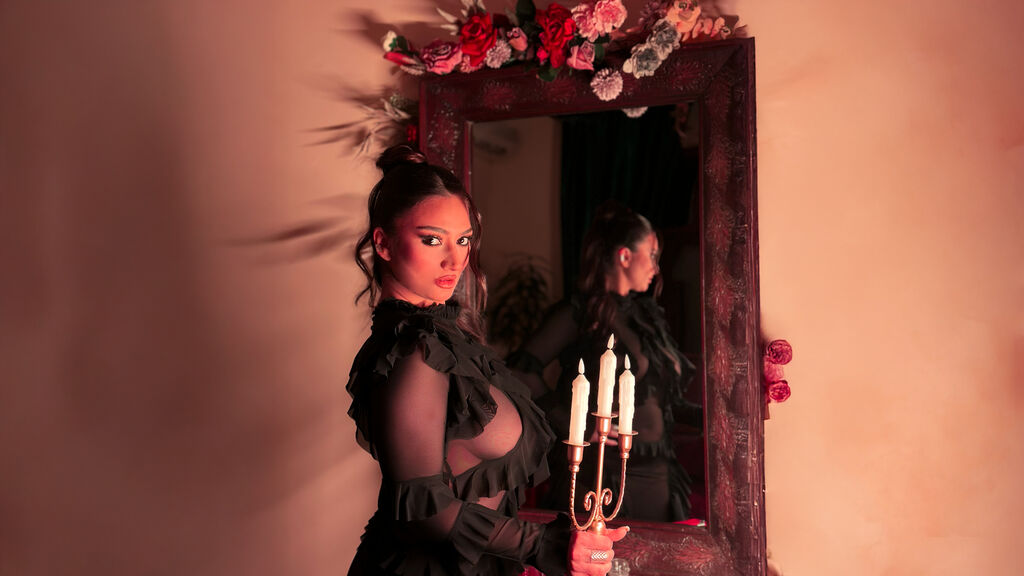 LaurenQuinn live cam model at LiveJasmin