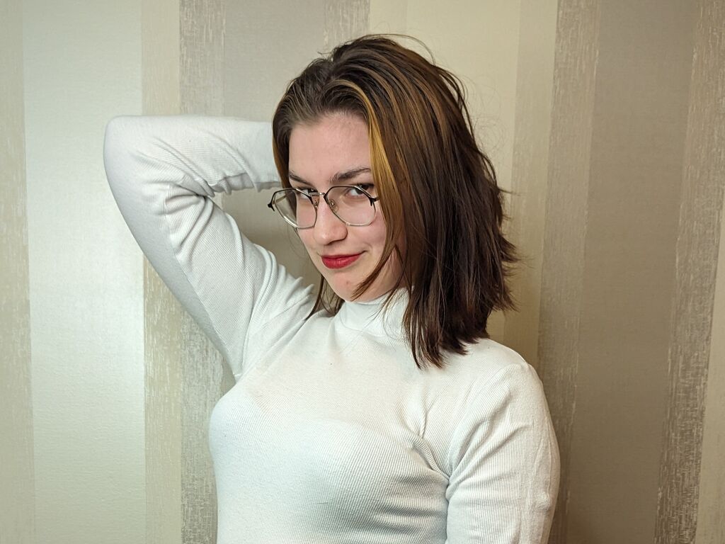DaisyAlder Nude