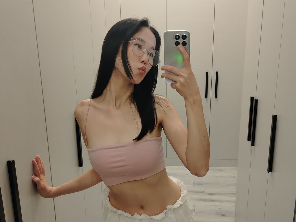 ReinaChann adult cam girl thumbnail