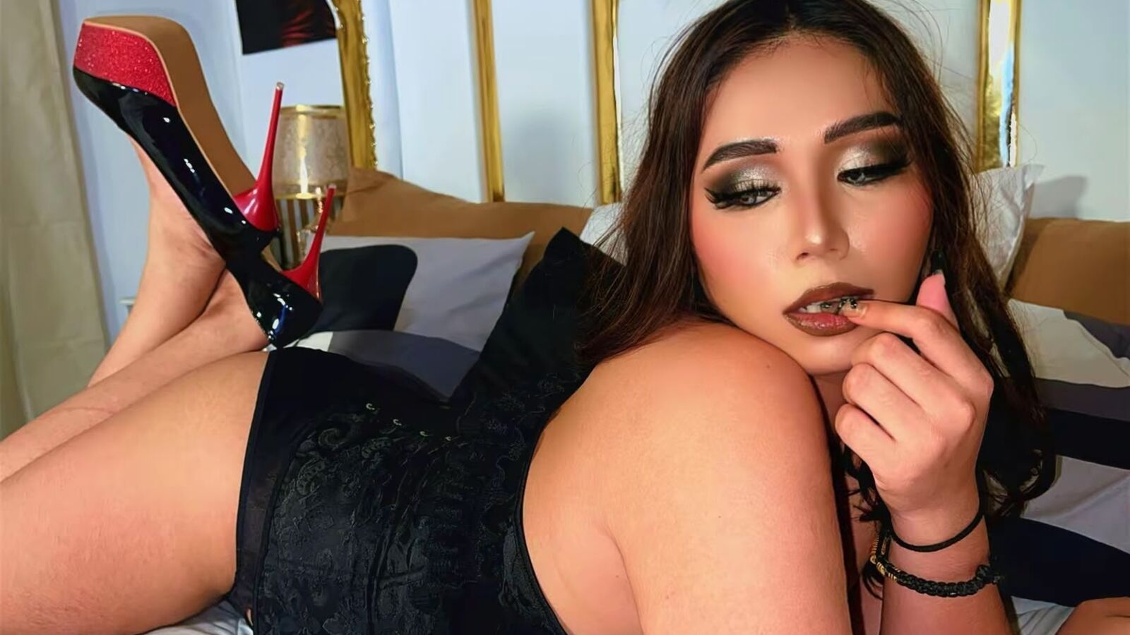 BeatriceOganda erotic portrait