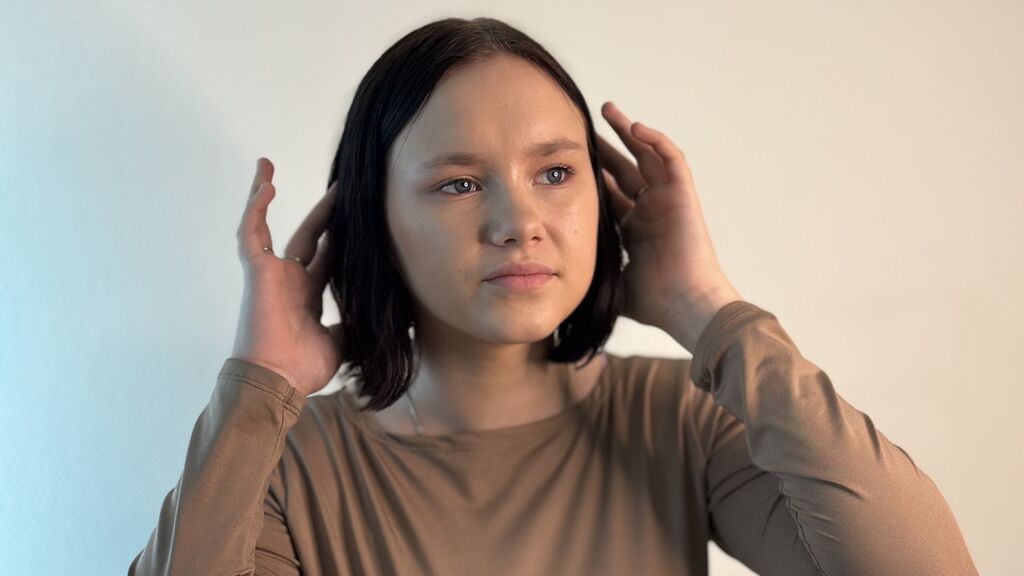 KarisaLear's profile from Jasmin at GirlsOfJasmin'