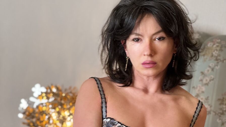 Live Sex Chat with MnemoZeina