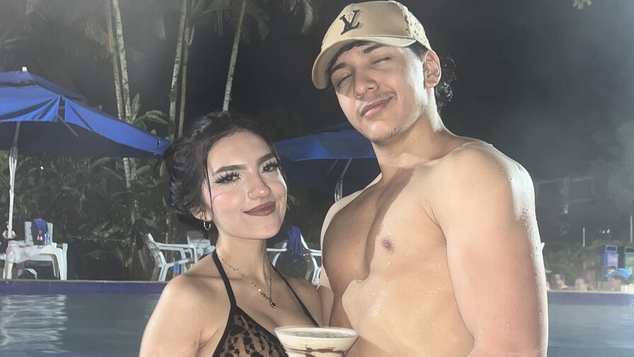 Watch EvaAndJake live on Live Cams