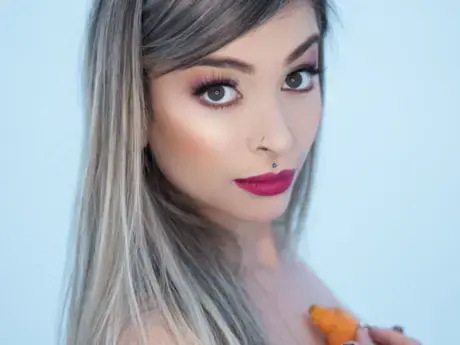Chat with ClaireGreenn