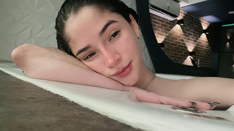 CamilaMalkovich's Live Nude Chat