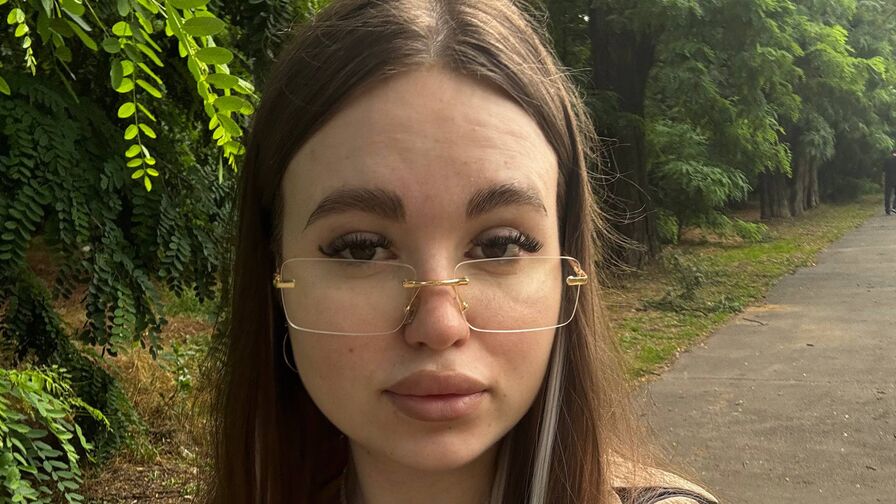 MariannaLomas Porn Profile