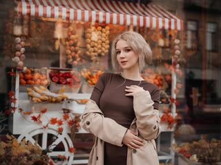 free adult chat NaomiLoys