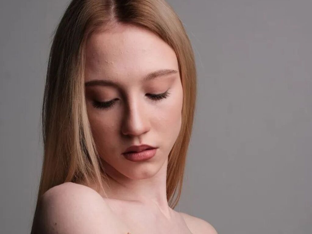 NaomiLapaglia boobs videochat