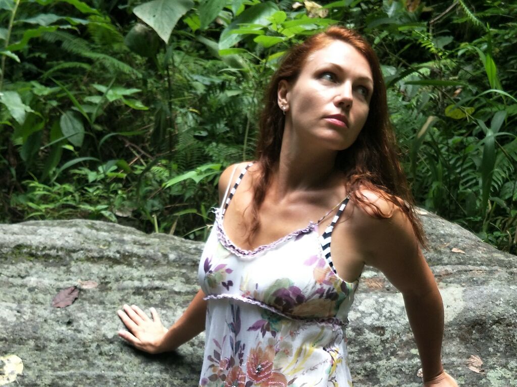 MilaCharmantan webcam model profile image