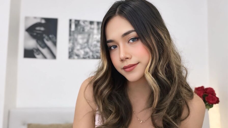 Watch StormiThompson live on PORNOGIF