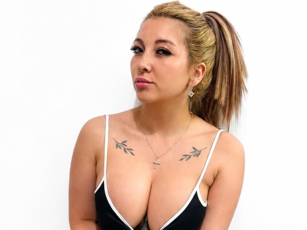 AriannaTaylor adult fetish webcam photo