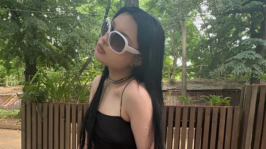 ShemikaGnerre's Live Nude Chat
