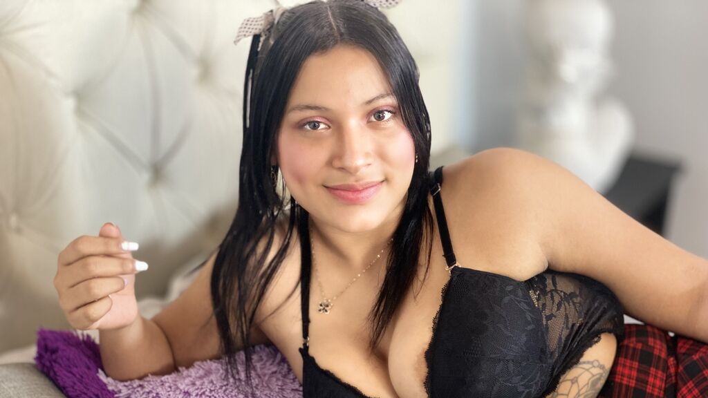 Watch EmmaValera live on cam at LiveJasmin