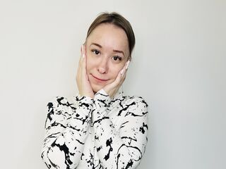 online nude chatroom LeilaGroomes