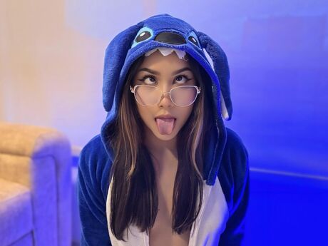 Chat with AlanizRose