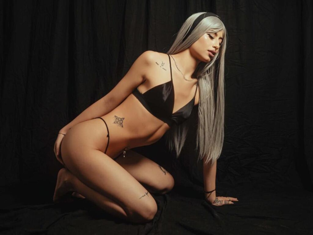 Laylaferrer webcam show