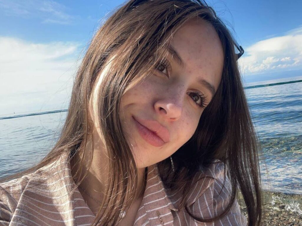 ElizabethJager live cam girl profile