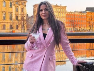 amateur pornstar online LunaMarella