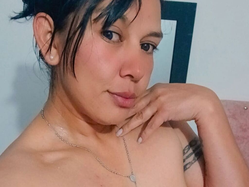 CristalStarling video chat profile preview
