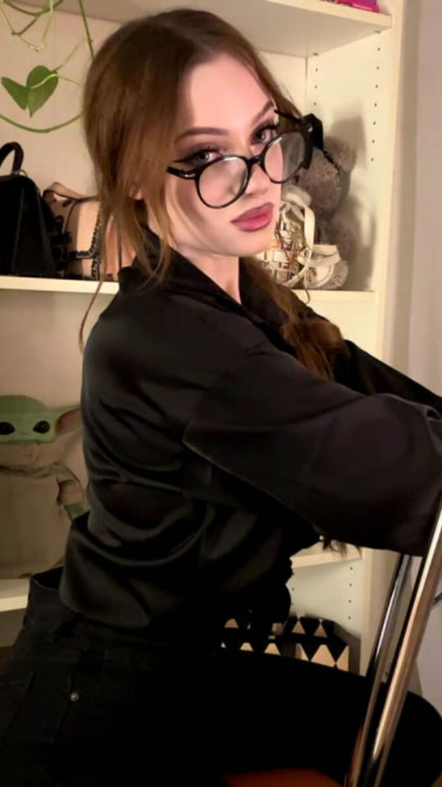 KylieHoneydew erotic portrait