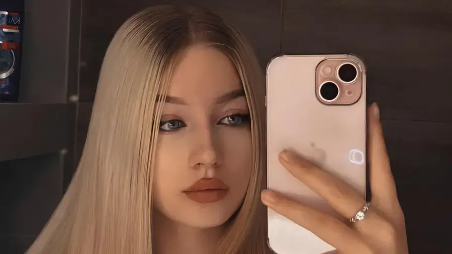 Webcam Nude with EvelynReynaga