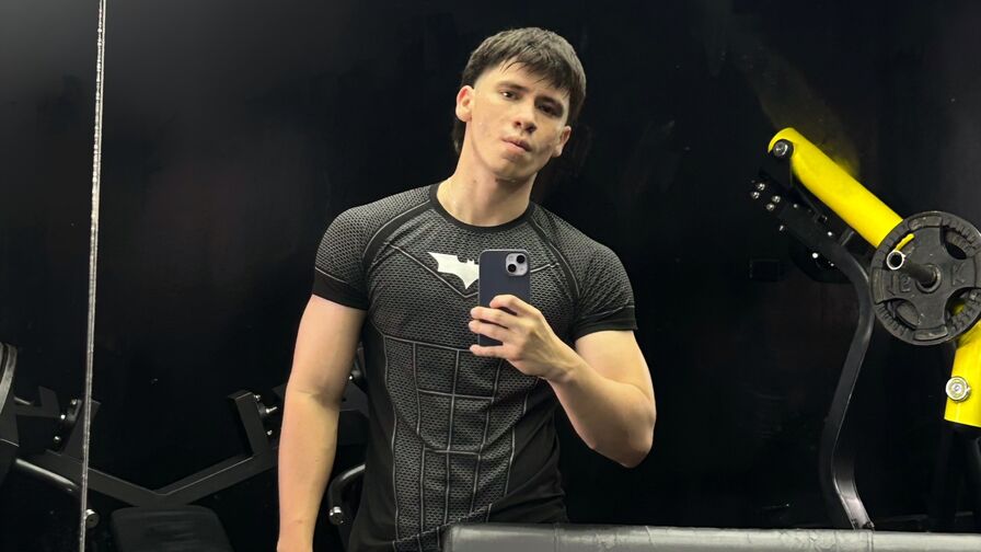 Chat with SebastianQuesada live on AsianCamModels.com