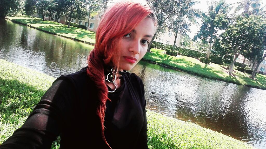 LuciaRedd's profile from Jasmin at GirlsOfJasmin'