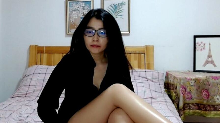 Watch LinaZhang live on Viva LiveCam🔔