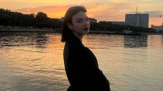 NoraFinch related video chat profile