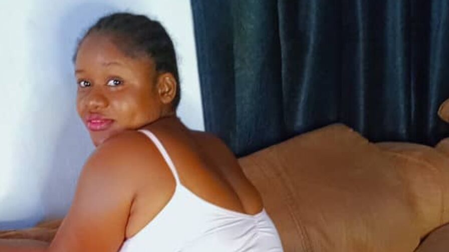 Enjoy Live Webcam with KiraDon