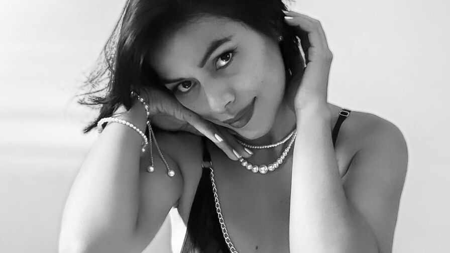 Watch PerlaMoonroe live on Recorded Camera❤️