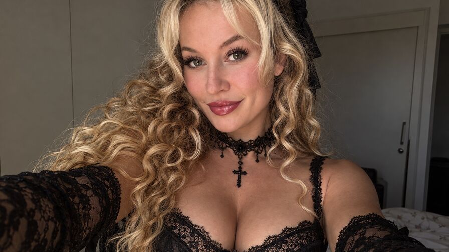 Watch MargaretheBerger live on E-Chat