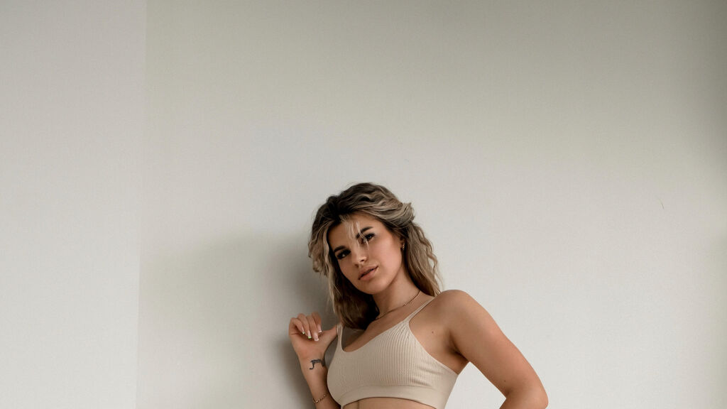 MaggieMooree's profile from Jasmin at GirlsOfJasmin'