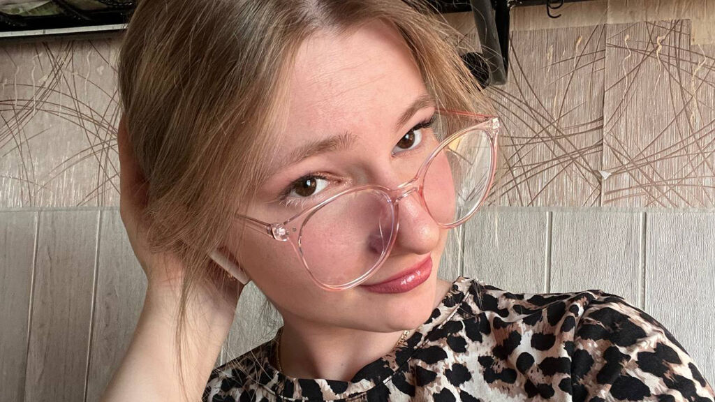 WillaCrumbley online on GirlsOfJasmin