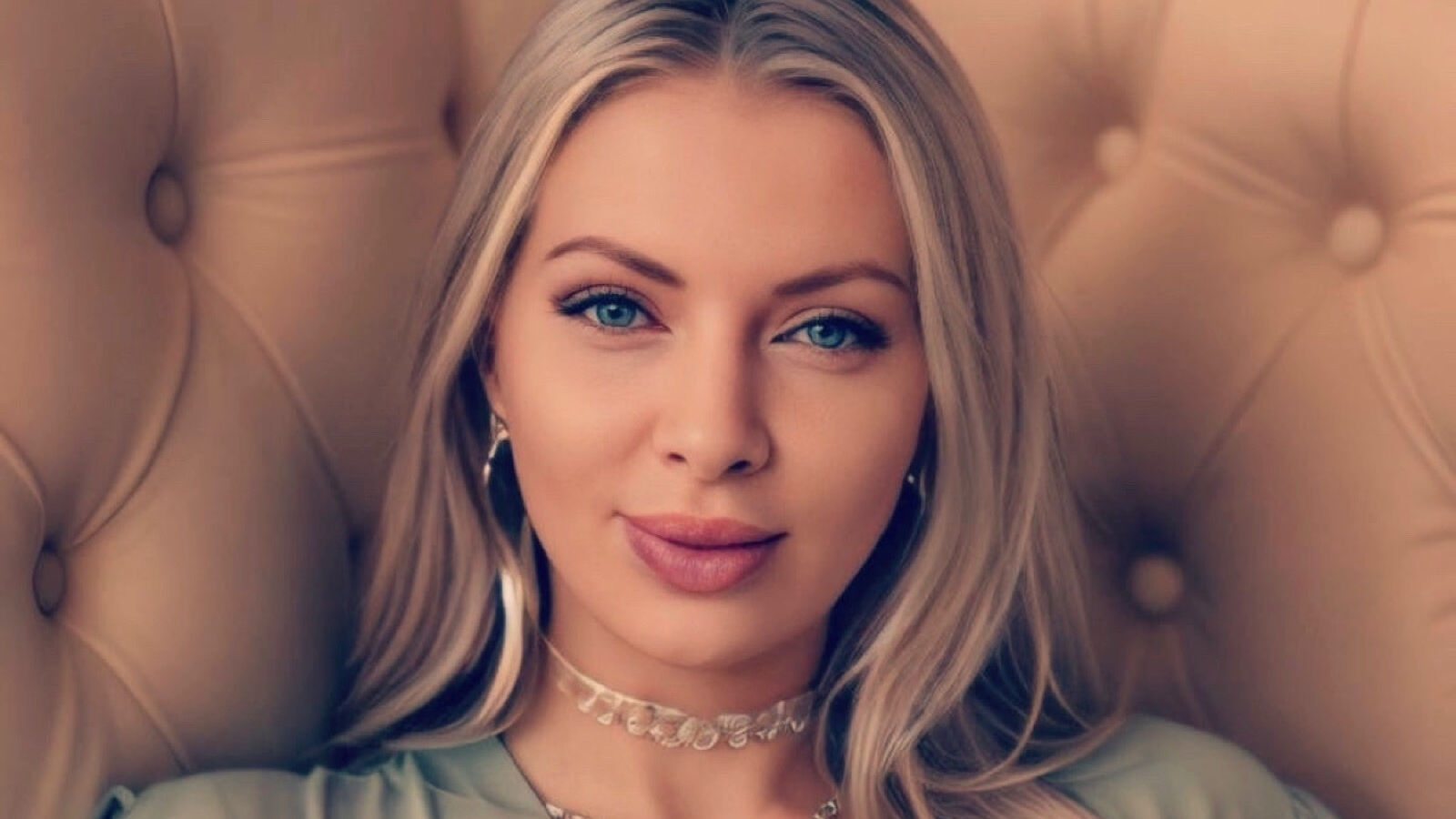 NatalieRain erotic portrait