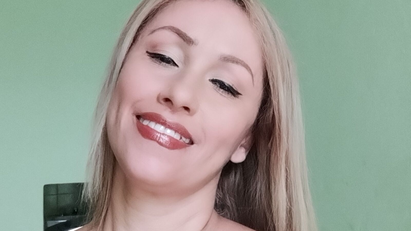 TatyMature erotic portrait
