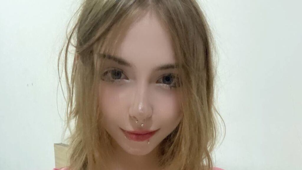 DaniGlow's profile from Jasmin at GirlsOfJasmin'