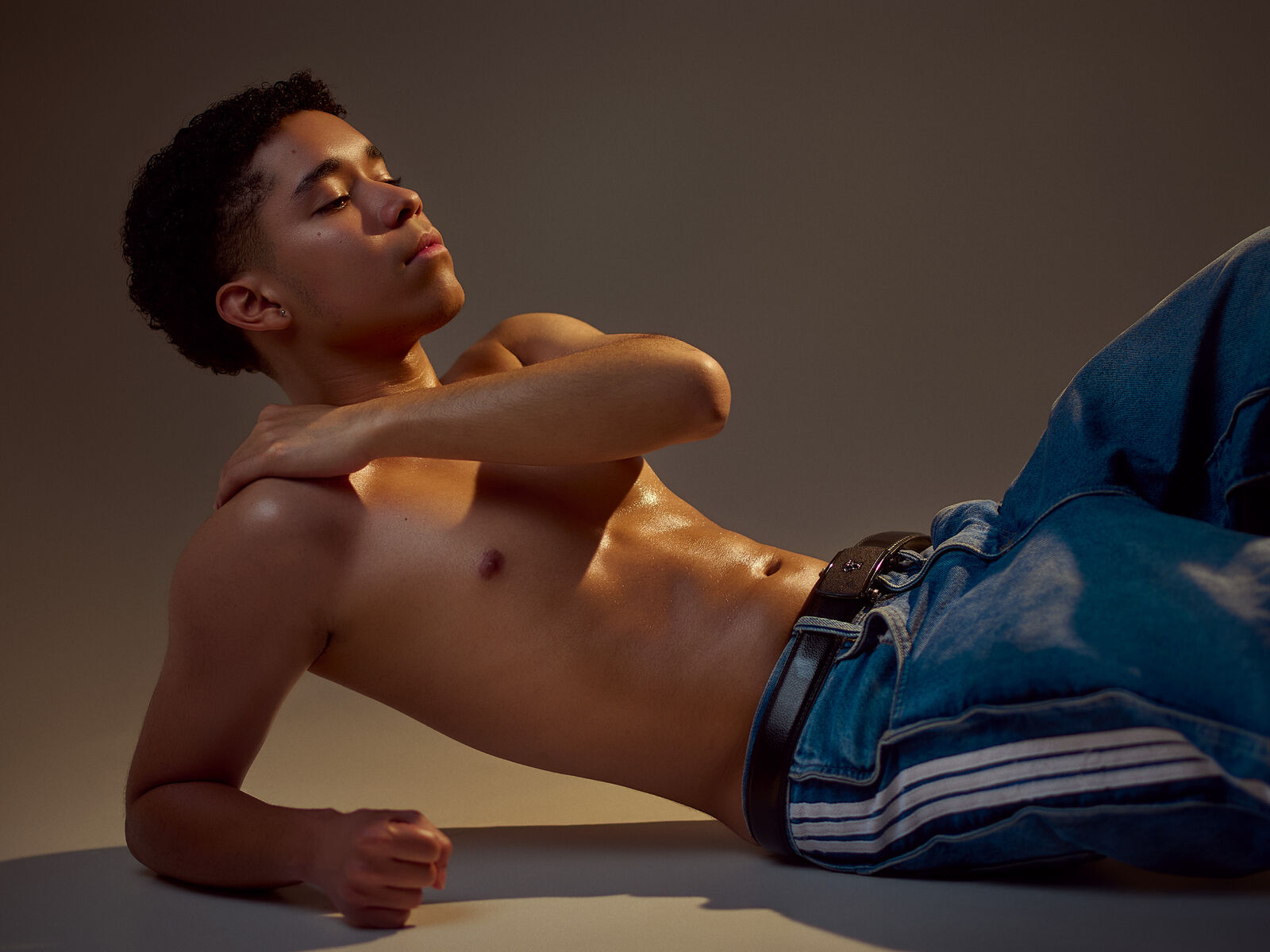 Live cam for CyrusRoyal