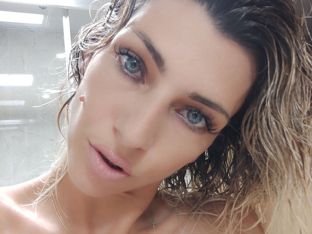 EvyScarlet private cam profile image
